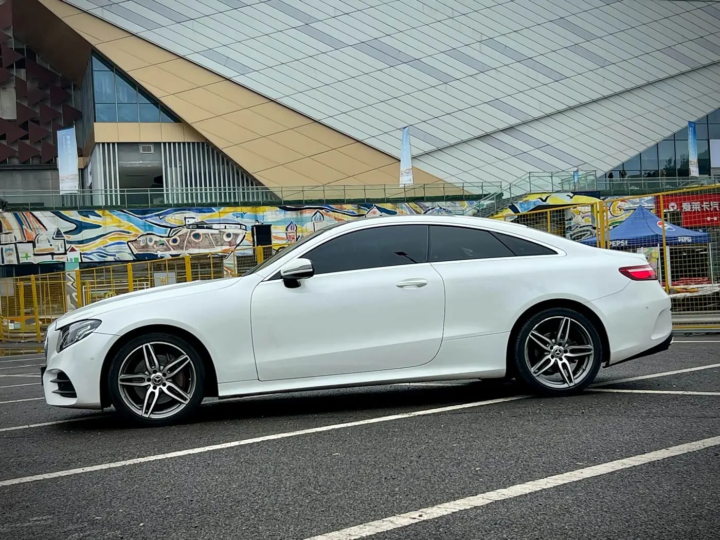 Mercedes-Benz E-Class 2019 — Фото 7/14