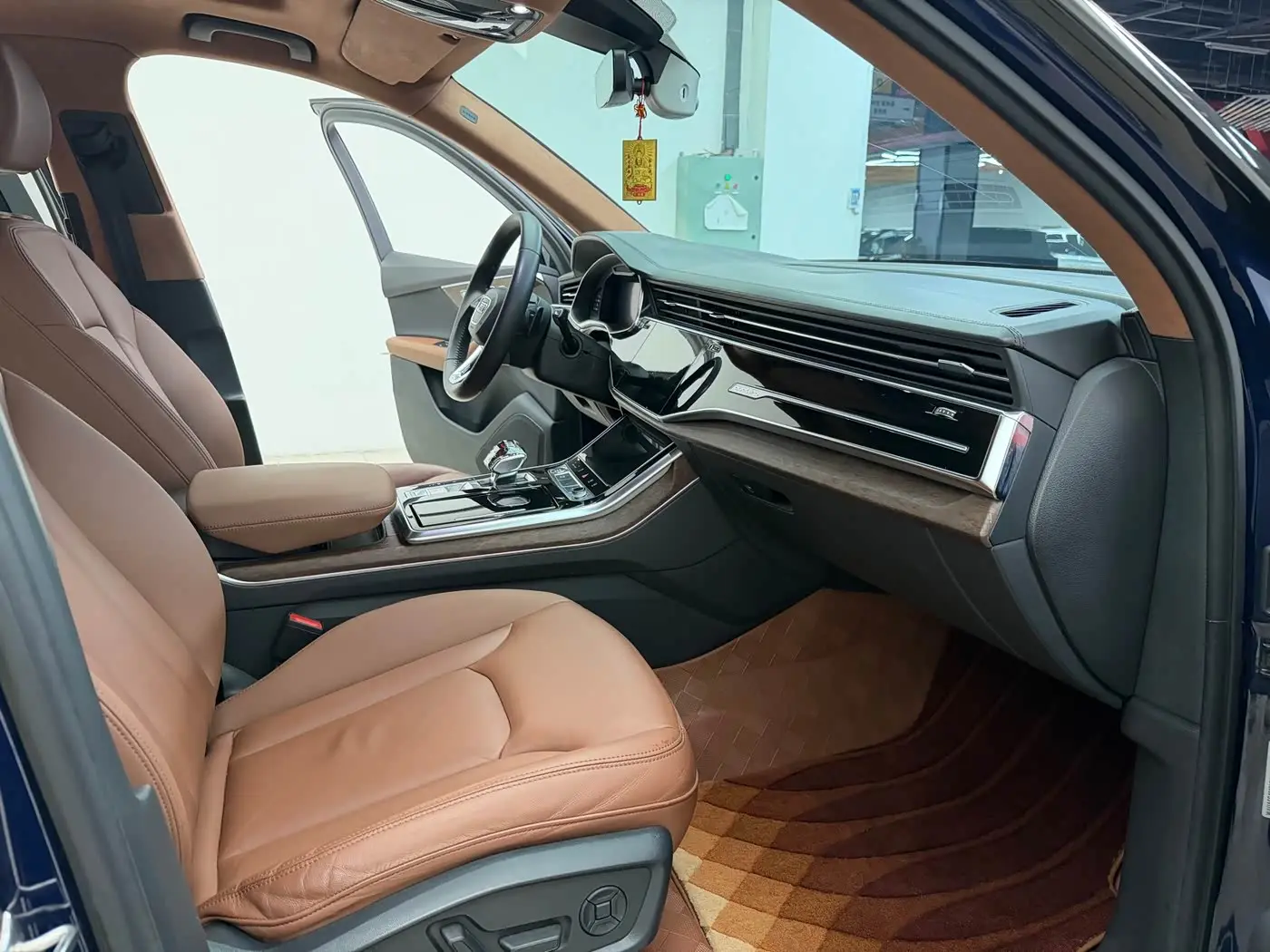 Audi Q7 2020 — Photo 17/20