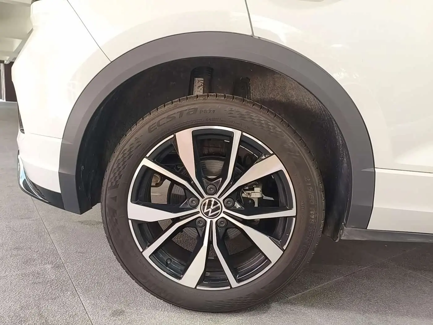 Volkswagen T-ROC 2025 — Фото 18/19