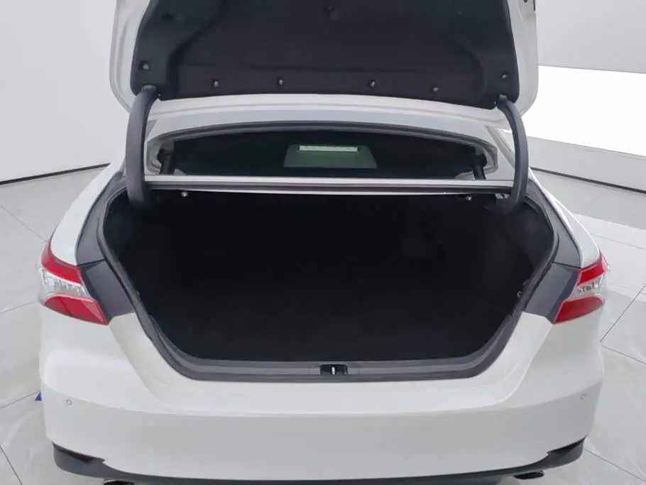 Toyota Camry 2019 — Şəkil 4/16