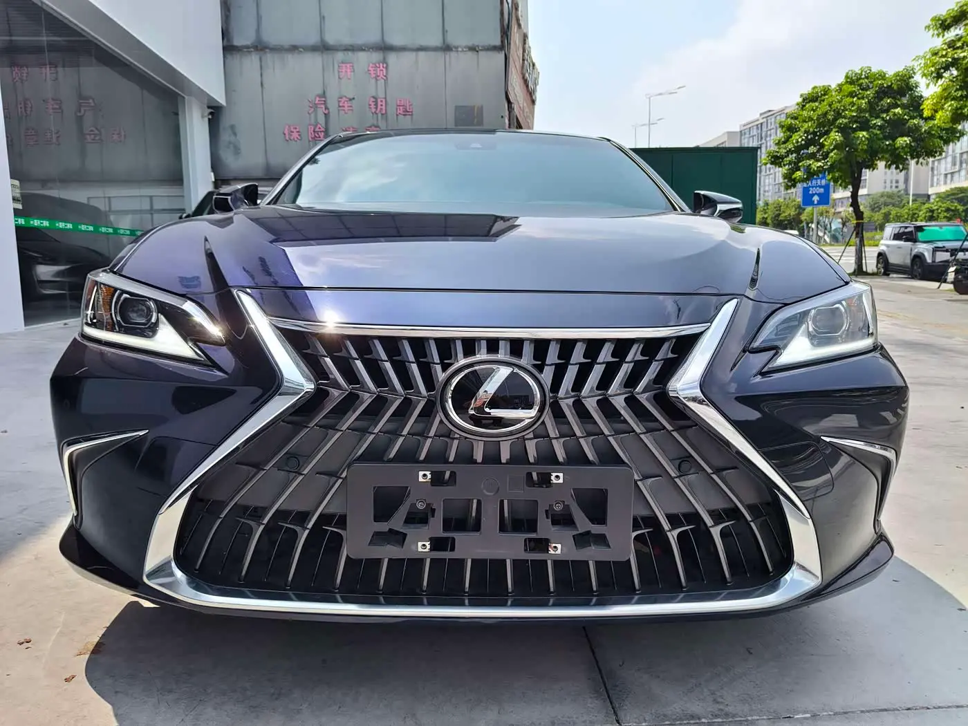 Lexus ES 2023 — Фото 2/15