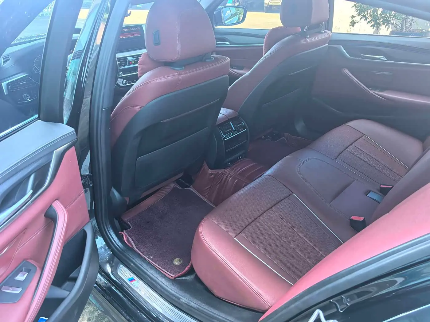 BMW 5 Series 2022 — Photo 9/9