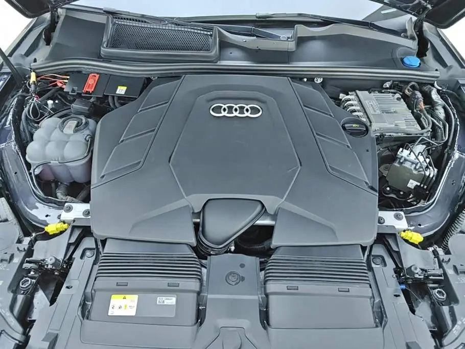 Audi Q7 2021 — Photo 10/16