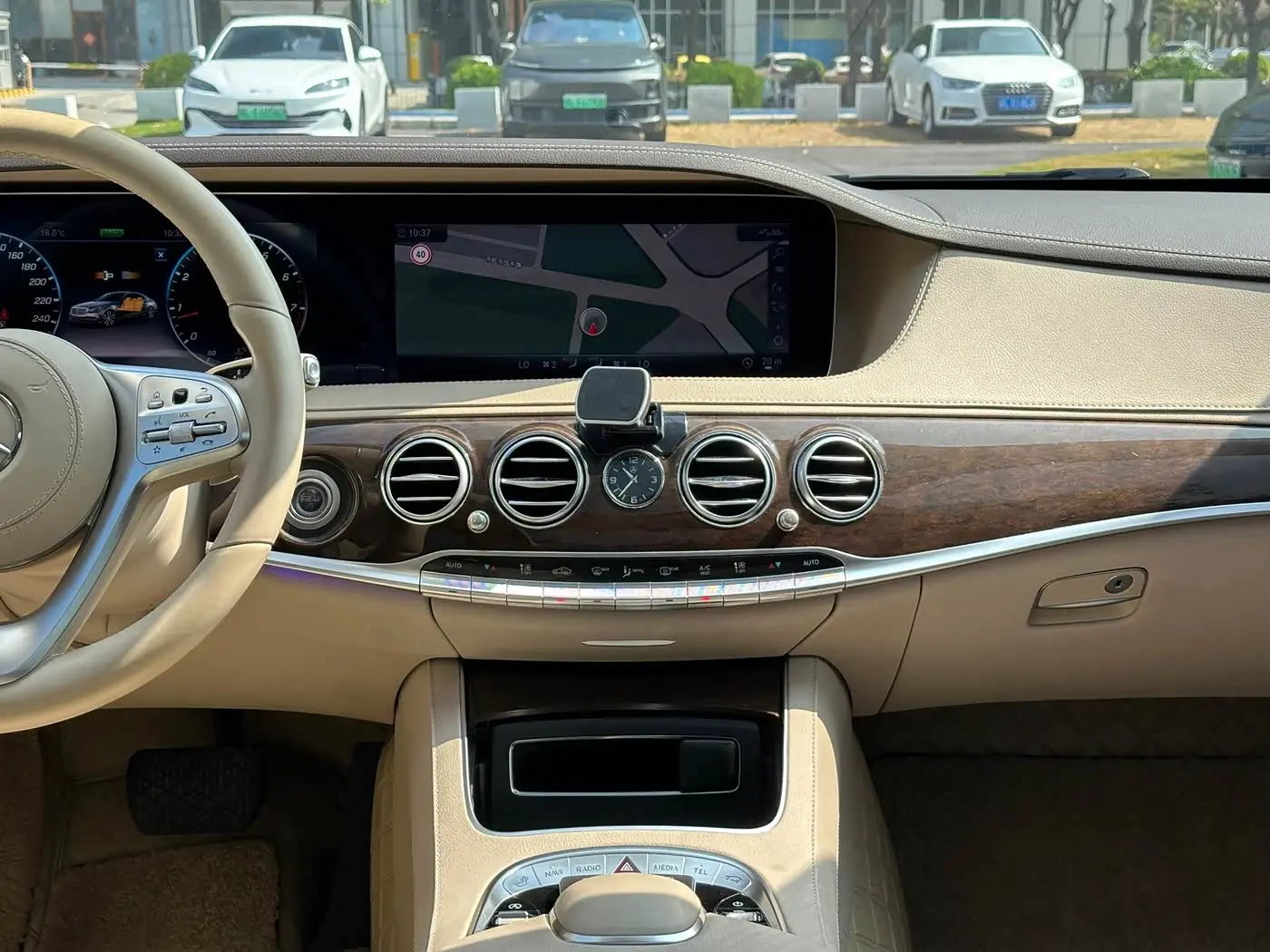 Mercedes-Benz S-Class 2020 — Photo 8/16