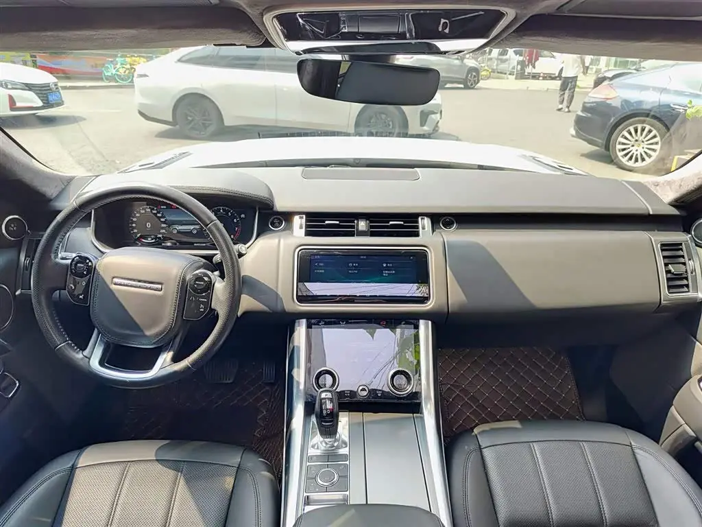 Land Rover Range Rover Sport 2019 — Photo 10/11
