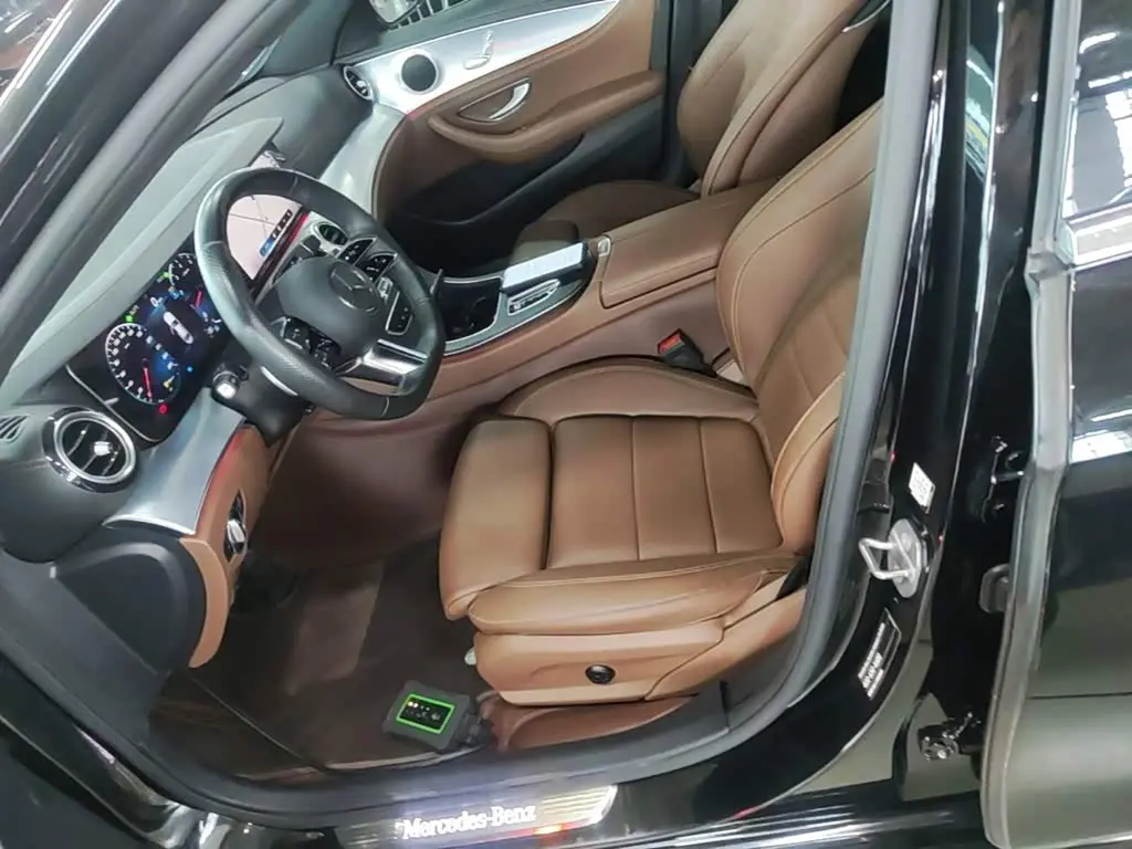 Mercedes-Benz E-Class 2023 — Şəkil 15/20