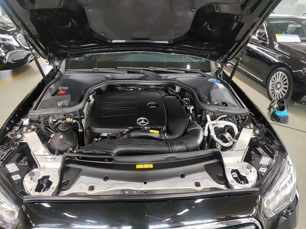 Mercedes-Benz E-Class 2023 — Şəkil 20/20