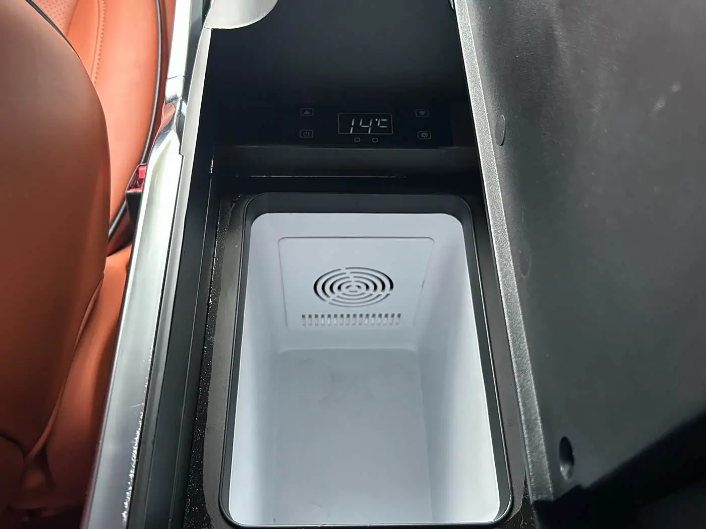 Mercedes-Benz Vito 2023 — Photo 8/20