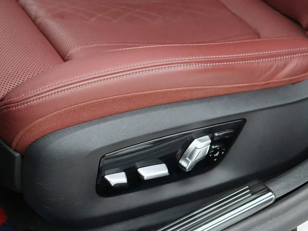 BMW 5 Series New Energy 2023 — Photo 4/20