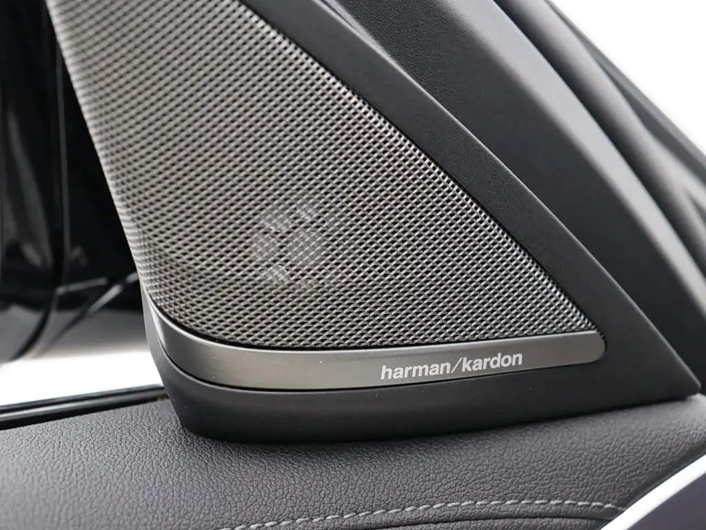 BMW 5 Series New Energy 2023 — Photo 5/20