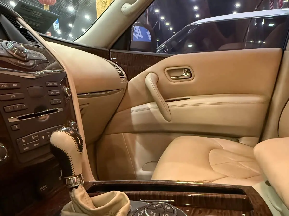 Nissan Patrol 2017 — Şəkil 14/20