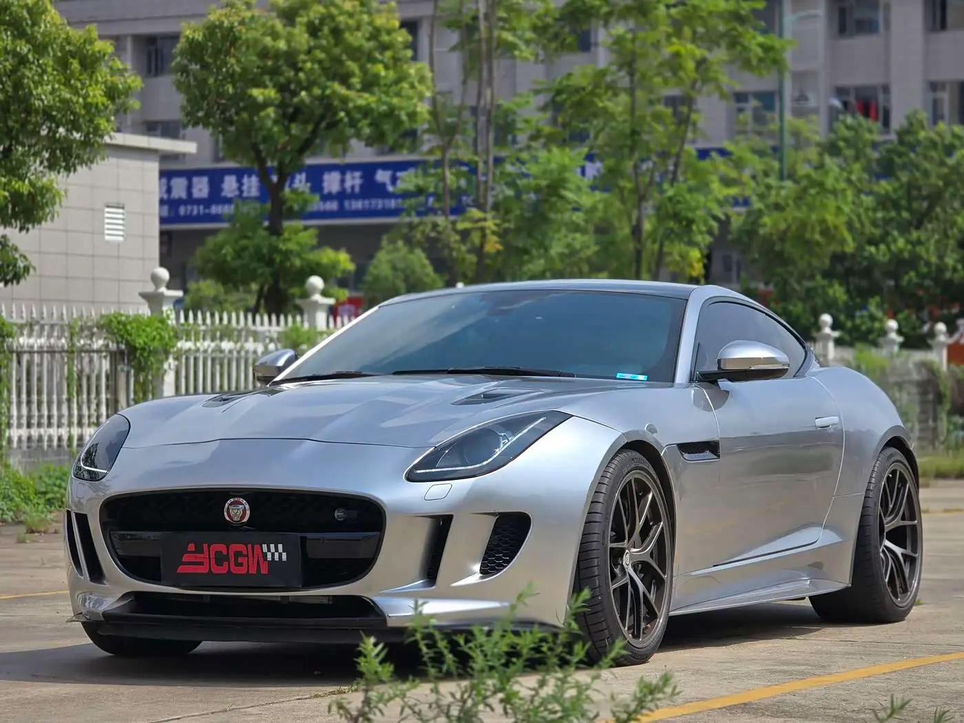 Jaguar F-TYPE 2017 — Фото 1/15