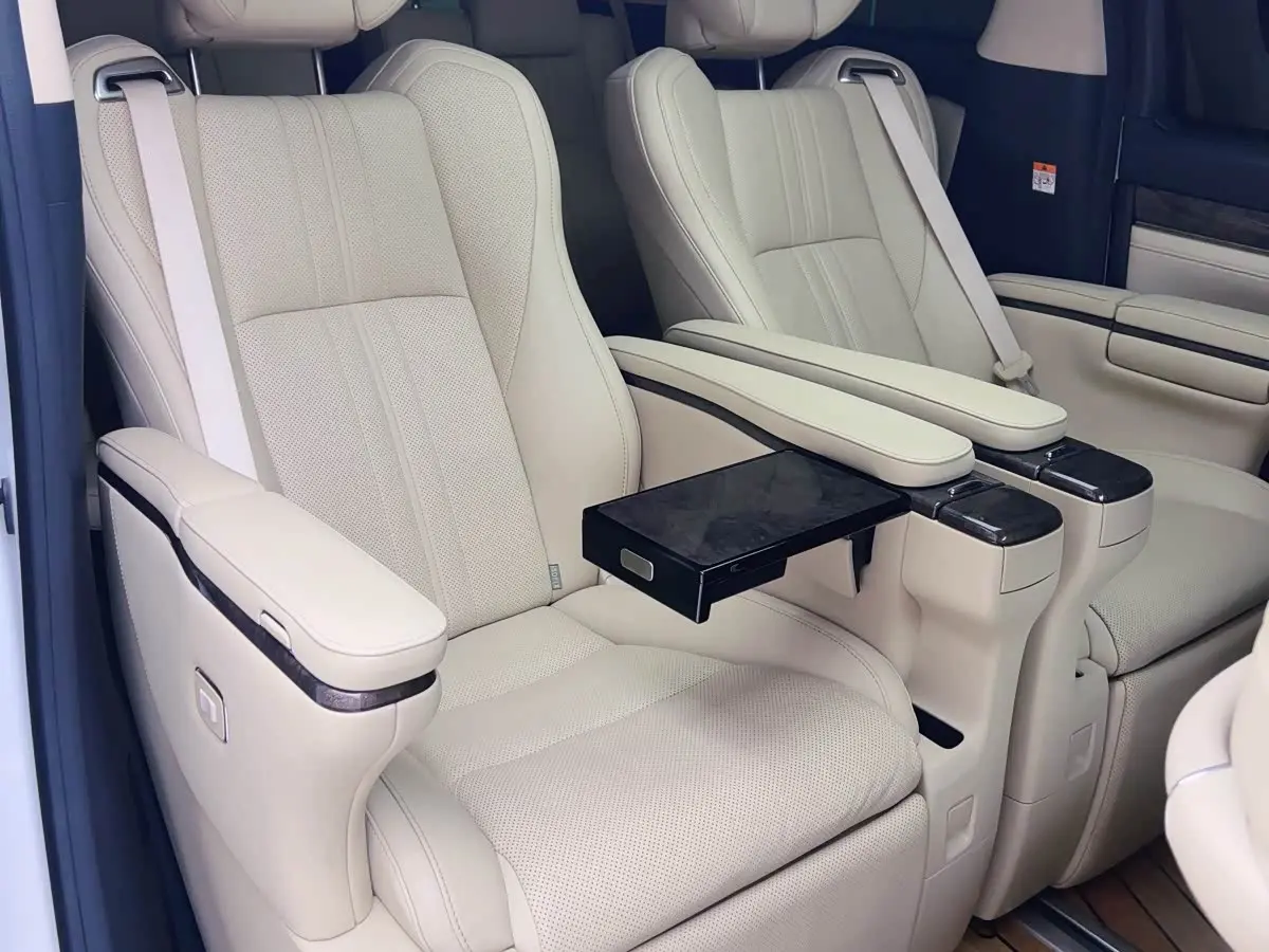 Toyota Vellfire 2022 — ფოტო 18/20