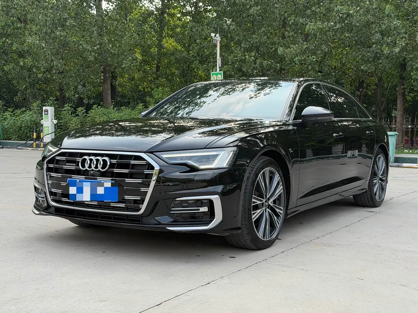 Audi A6L 2024 — Photo 1/16