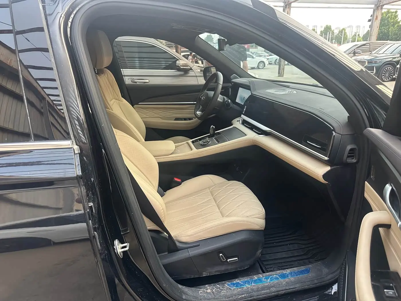Geely Xingyue L 2025 — Фото 8/10
