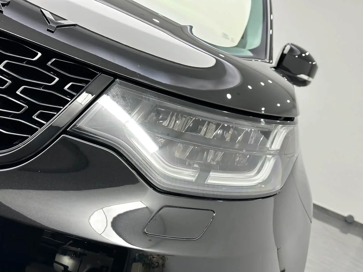 Land Rover Discovery 2017 — Photo 17/20