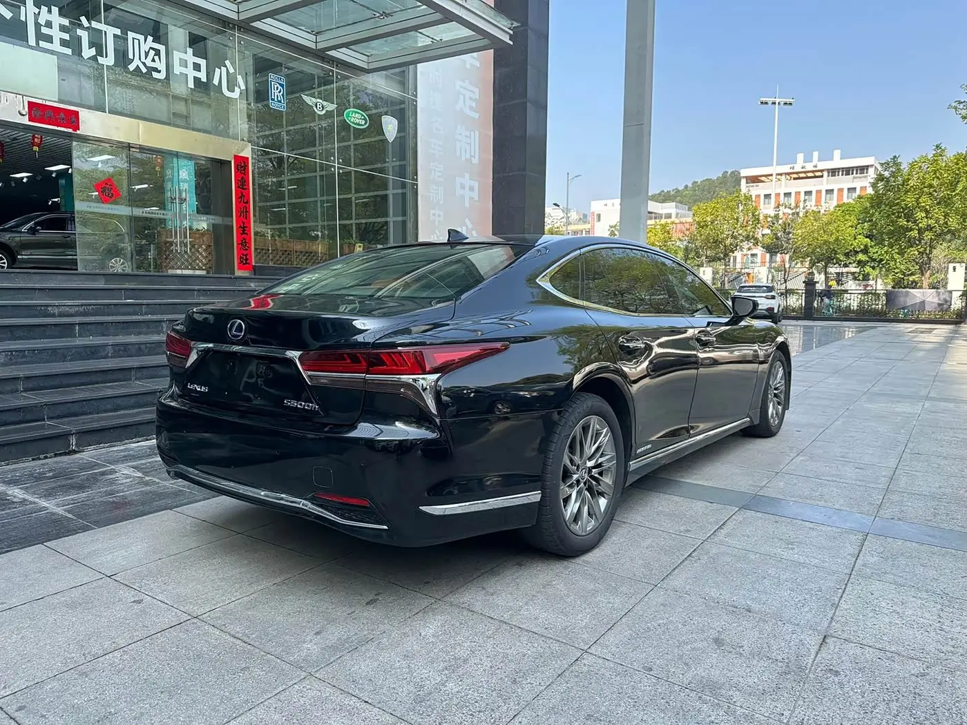 Lexus LS 2019 — Photo 9/9
