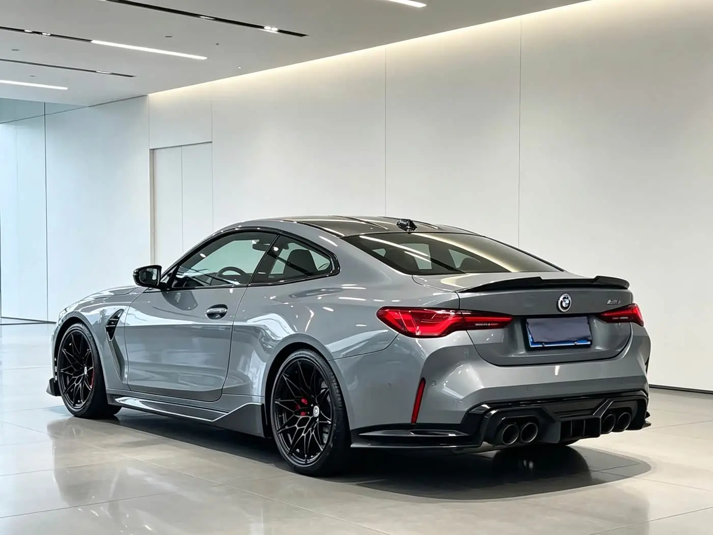 BMW M4 2023 — Фото 9/10