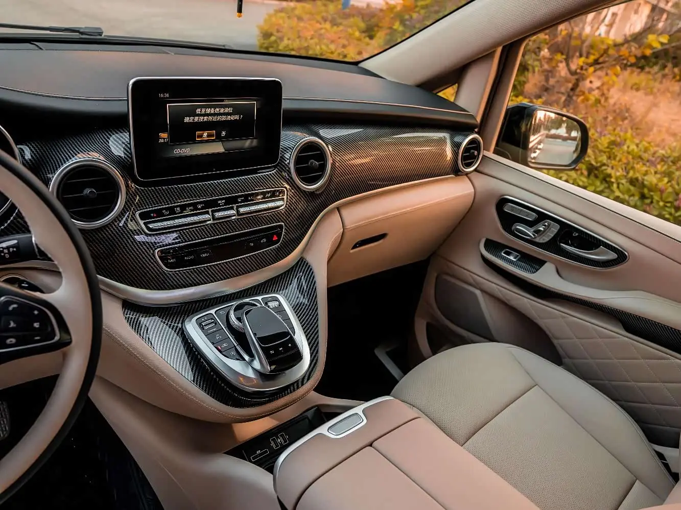 Mercedes-Benz V-Class 2019 — Şəkil 12/20