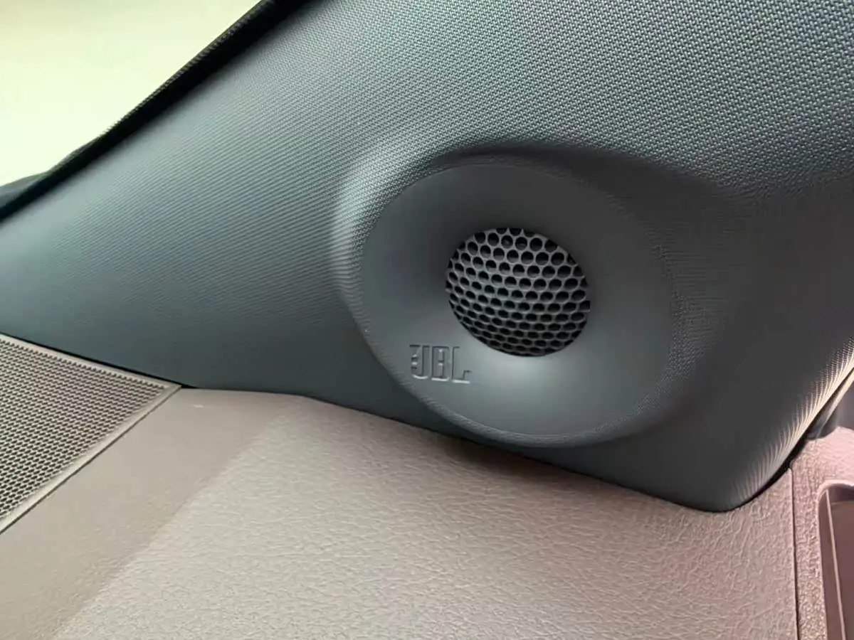 Toyota Sienna 2022 — Фото 9/14