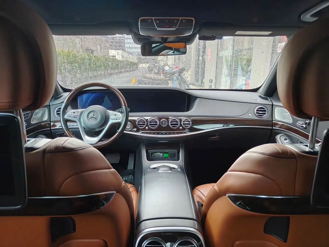 Mercedes-Benz Maybach S-Class 2020 — Photo 3/6