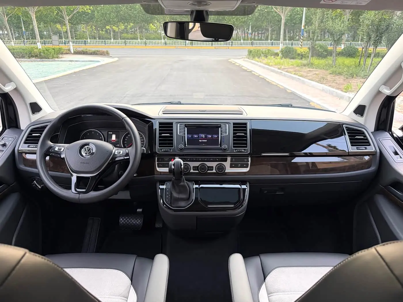 Volkswagen Multivan 2019 — Şəkil 7/20