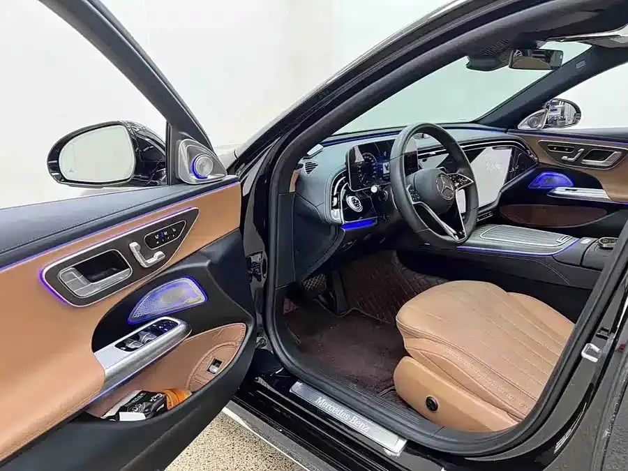 Mercedes-Benz E-Class 2024 — Фото 4/17