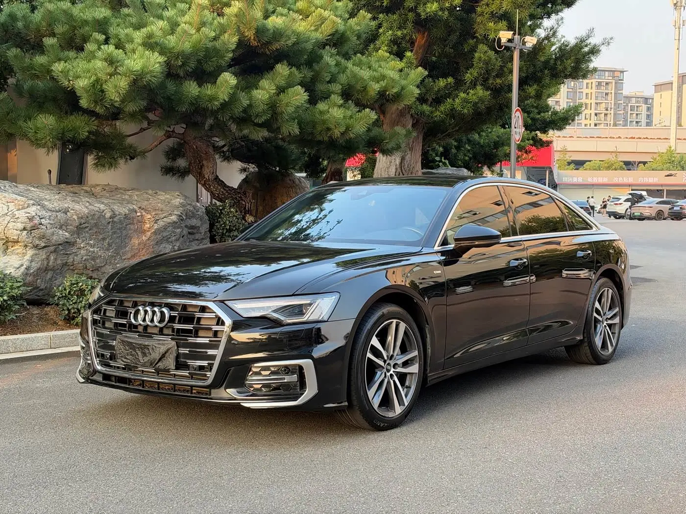 Audi A6L 2024 — Фото 1/18
