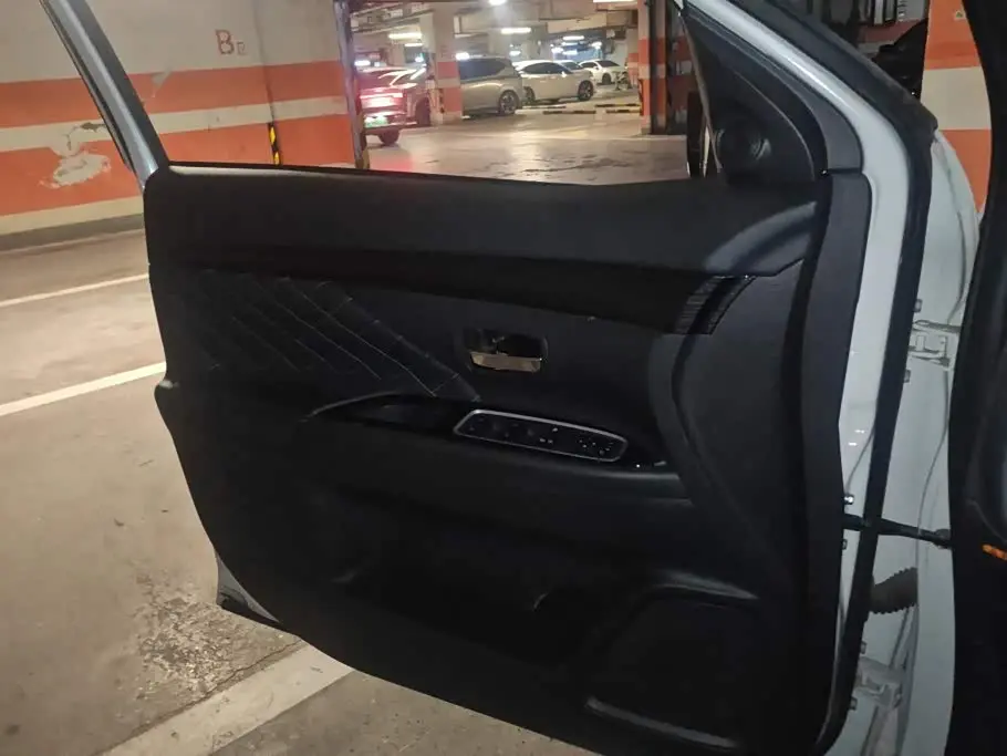 Mitsubishi Outlander 2020 — Şəkil 7/16