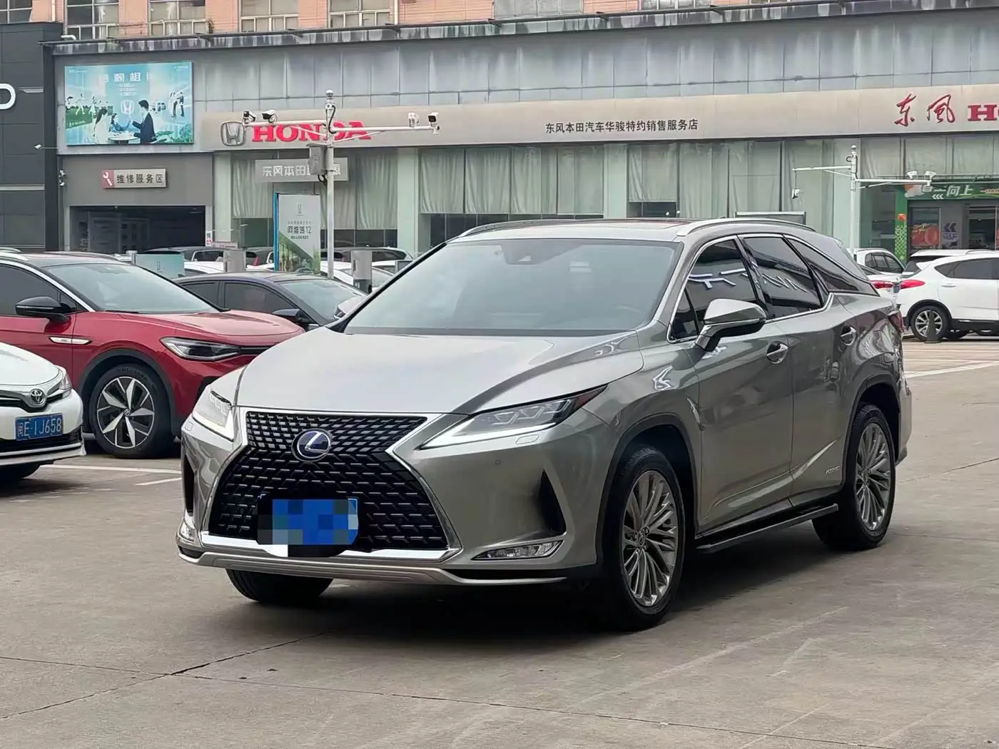 Lexus RX 2019 — Photo 3/8