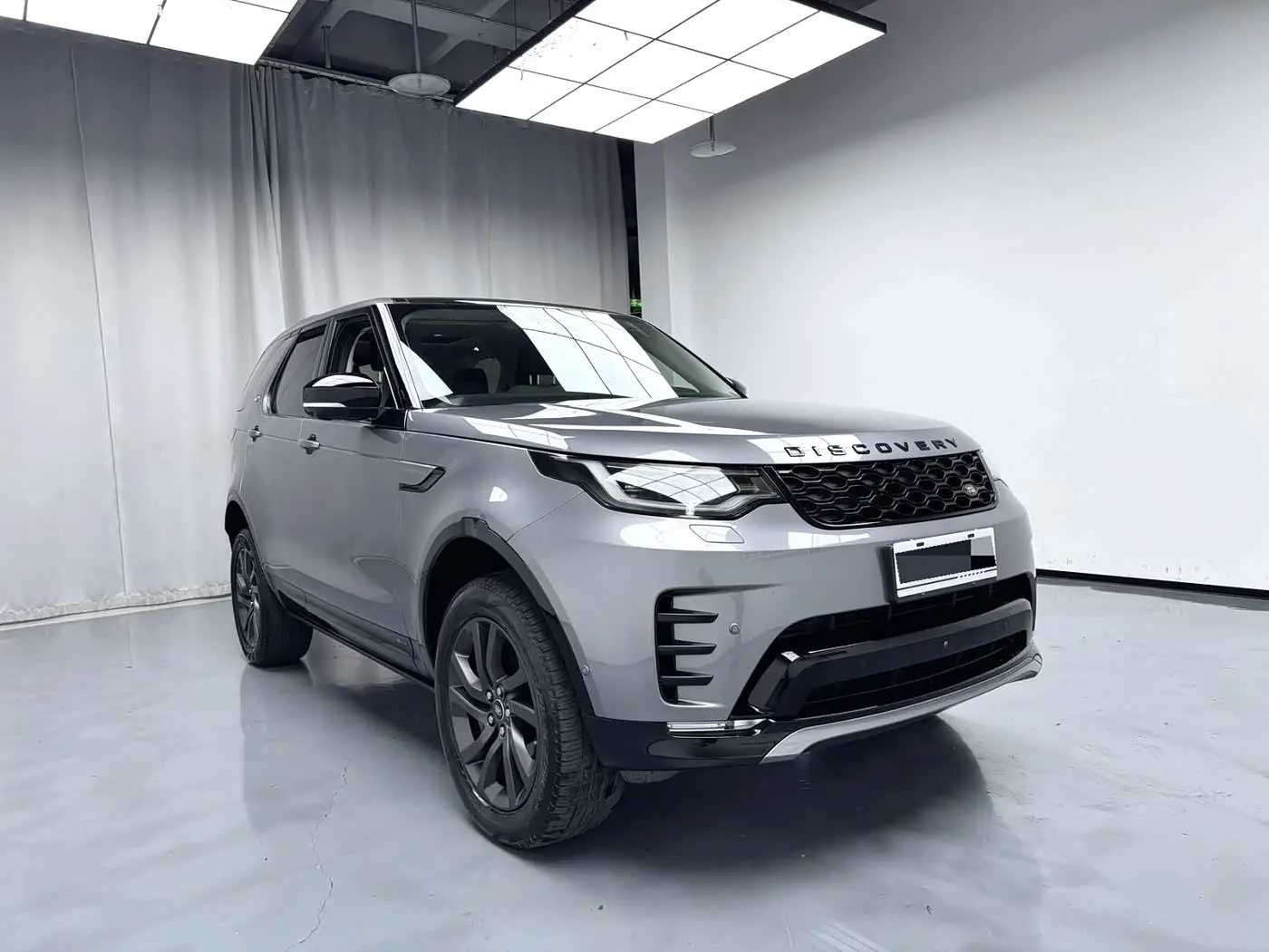 Land Rover Discovery 2021 — Photo 3/11