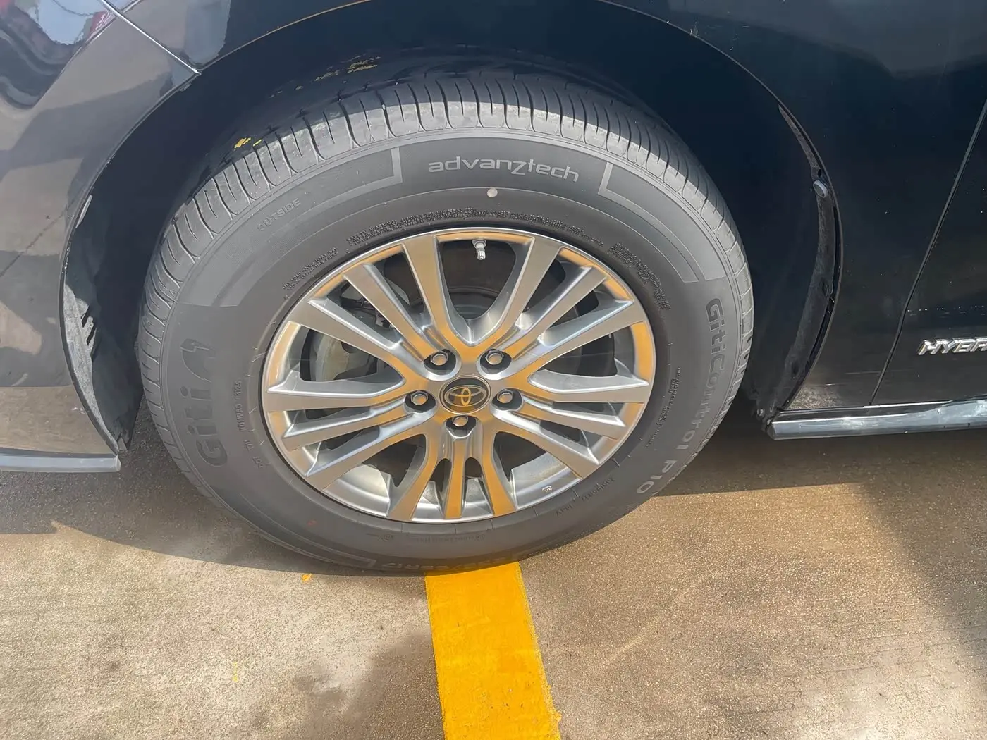 Toyota Sienna 2022 — Photo 3/9