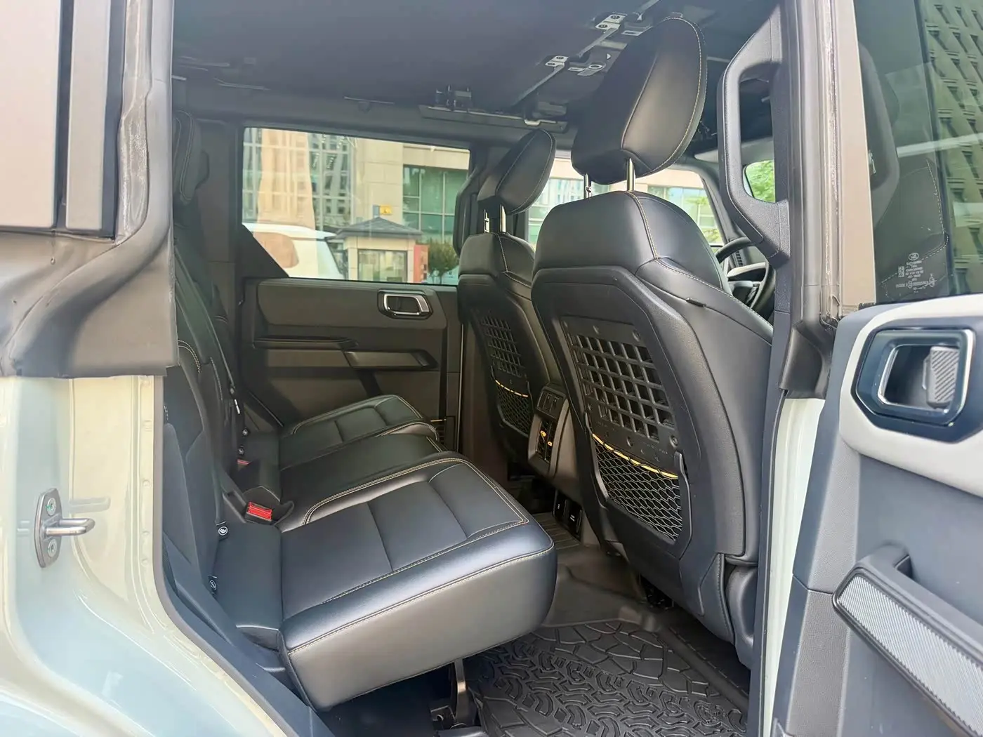 Ford Bronco 2024 — ფოტო 11/12