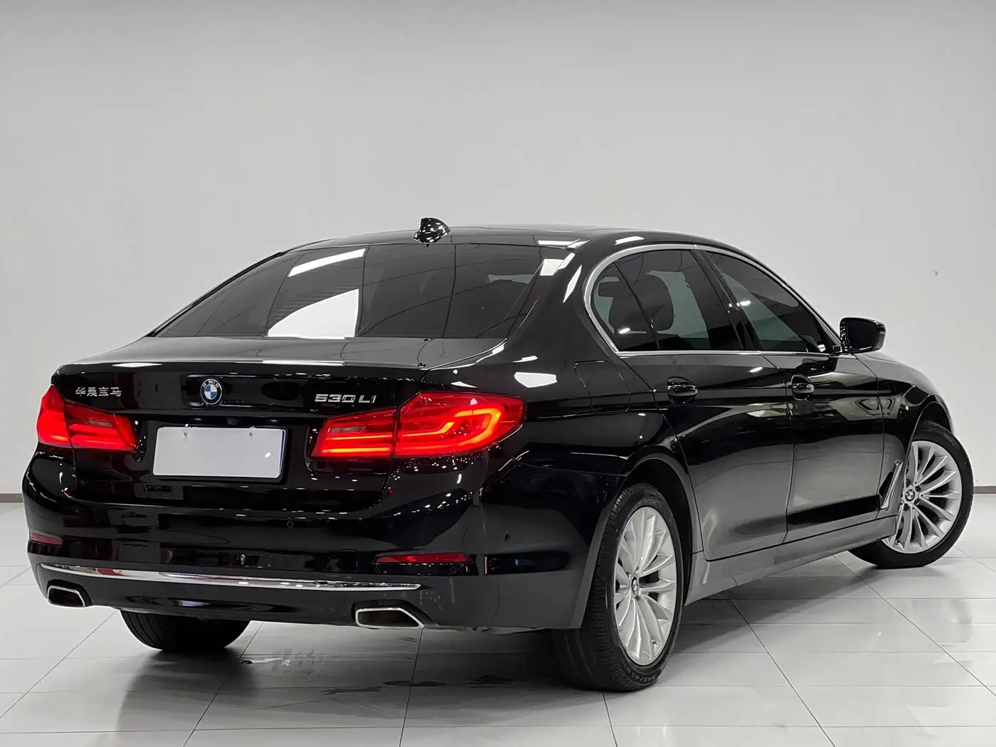 BMW 5 Series 2020 — Photo 4/9