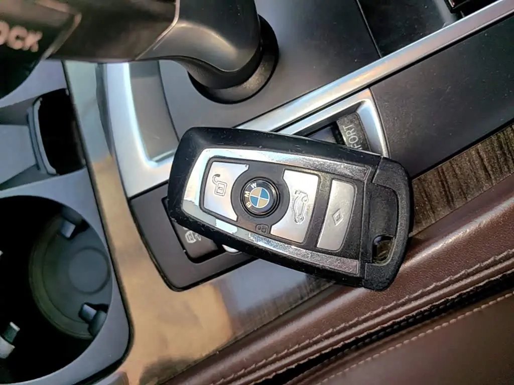 BMW 5 Series 2016 — Фото 9/20