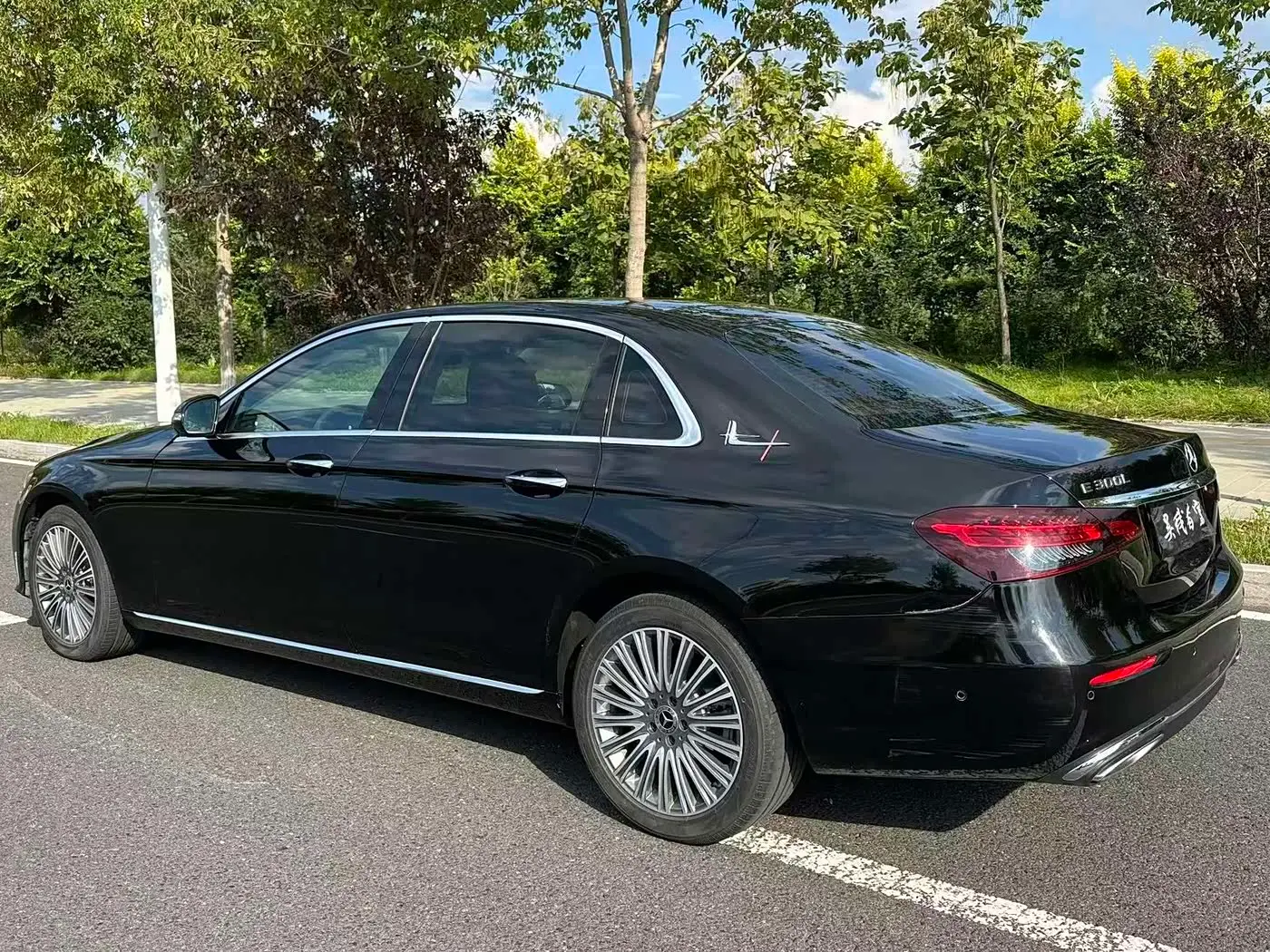 Mercedes-Benz E-Class 2023 — Photo 5/13