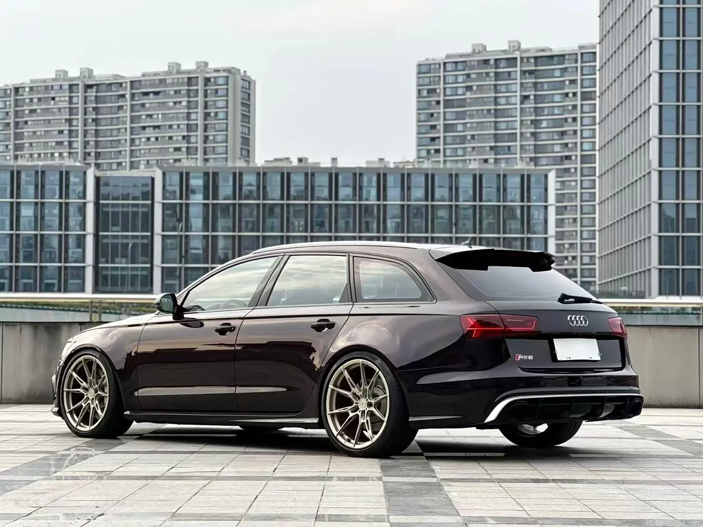 Audi RS 6 2018 — Şəkil 6/17