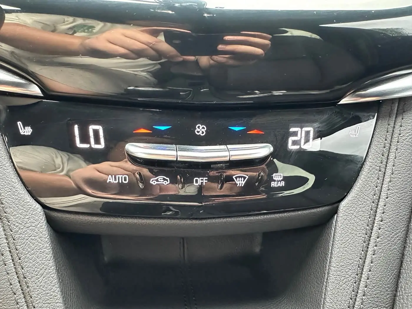 Cadillac XT6 2021 — Photo 8/16