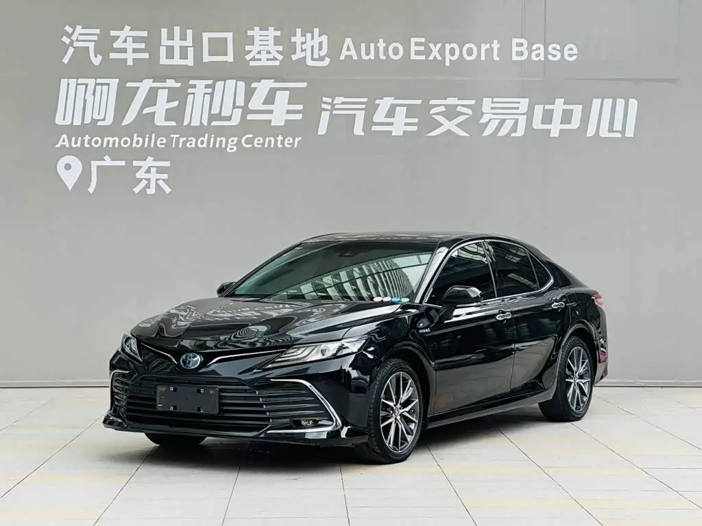 Toyota Camry 2021 — Şəkil 1/20