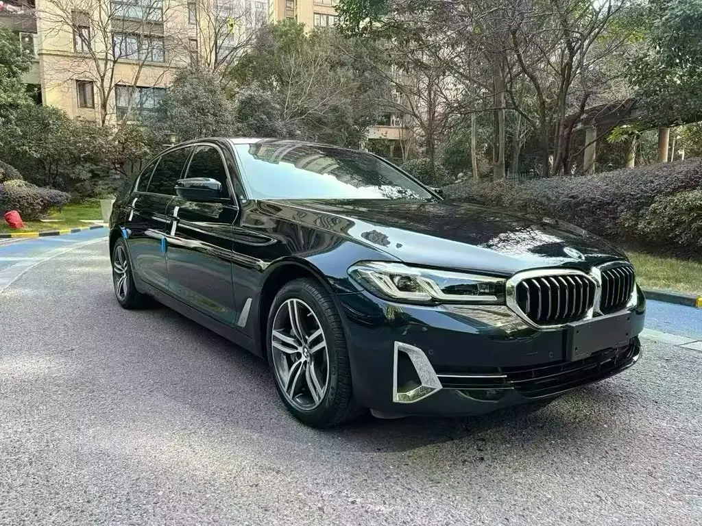 BMW 5 Series 2023 — Şəkil 2/9