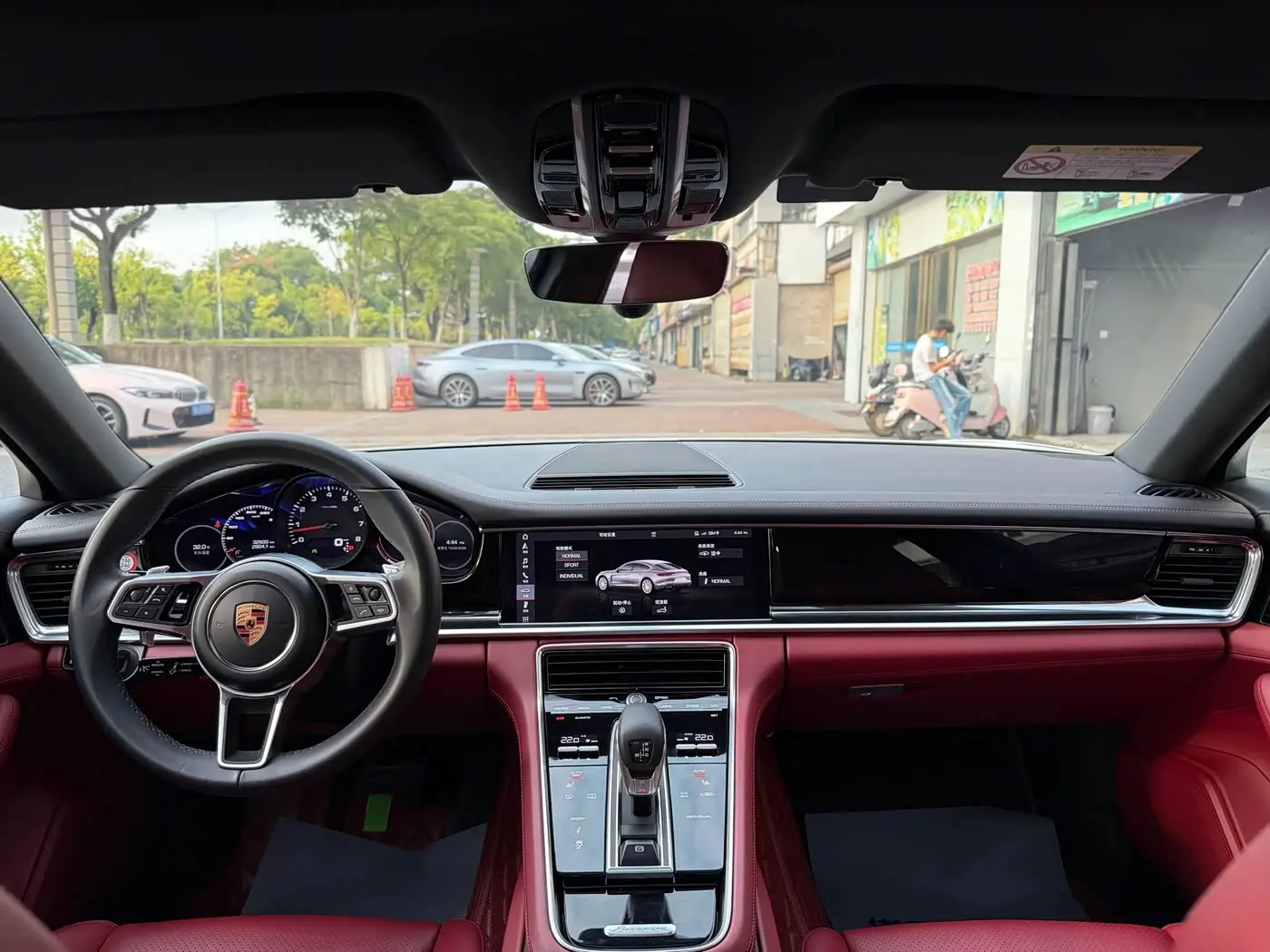 Porsche Panamera 2018 — Şəkil 12/20