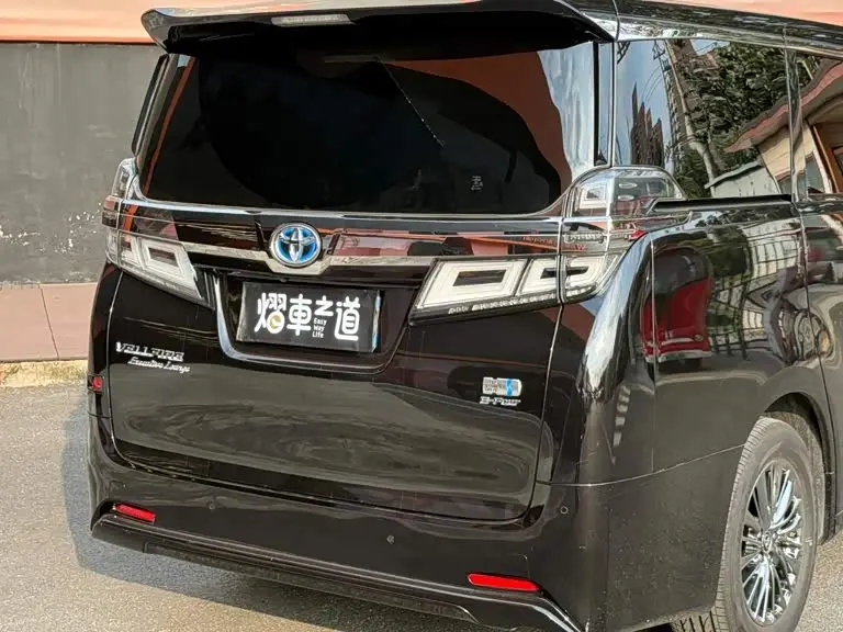 Toyota Vellfire 2019 — Photo 12/13