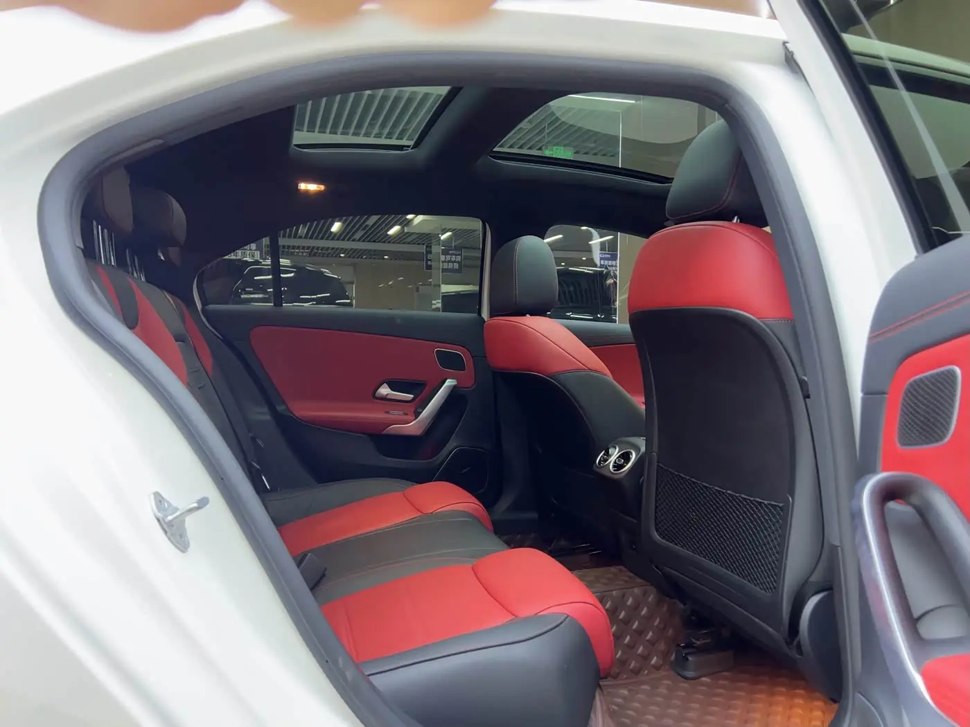 Mercedes-Benz A-Class AMG 2023 — Фото 11/16
