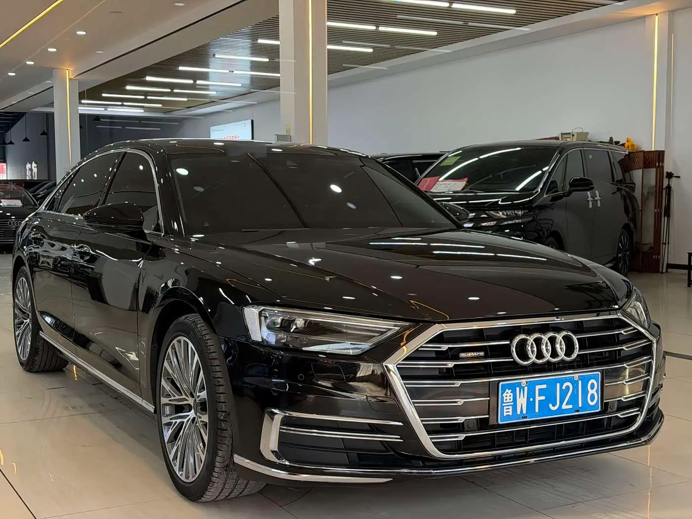 Audi A8 2020 — Фото 2/9