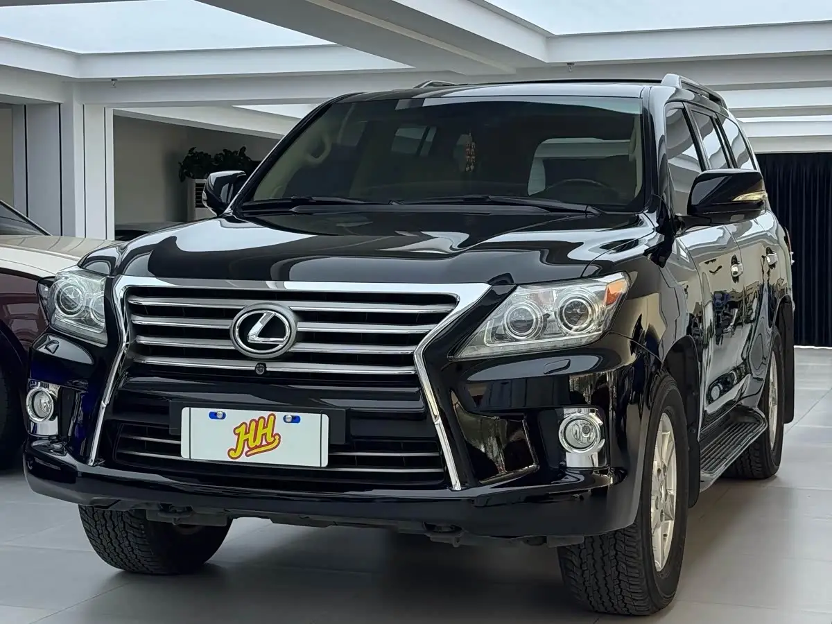 Lexus LX, 2010