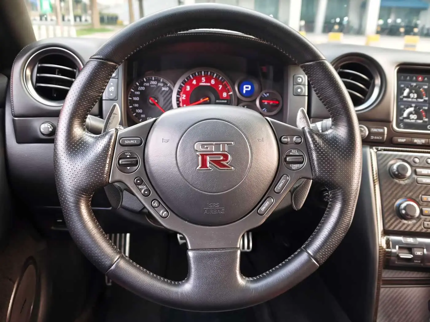 Nissan GT-R 2012 — Photo 16/18