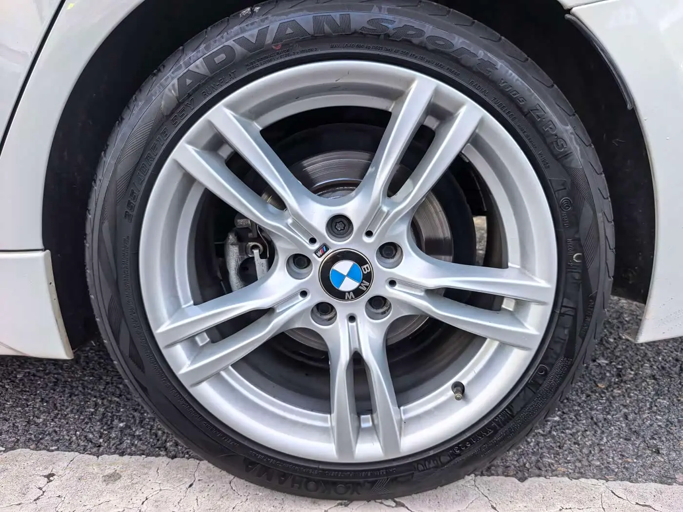 BMW 3 Series 2018 — Фото 13/14