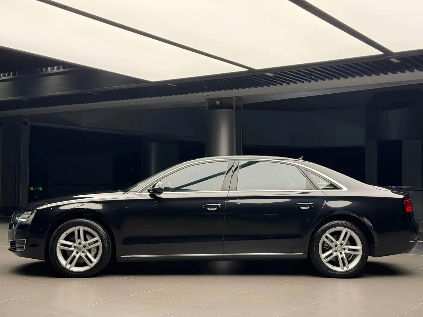 Audi A8 2015 — Şəkil 4/15