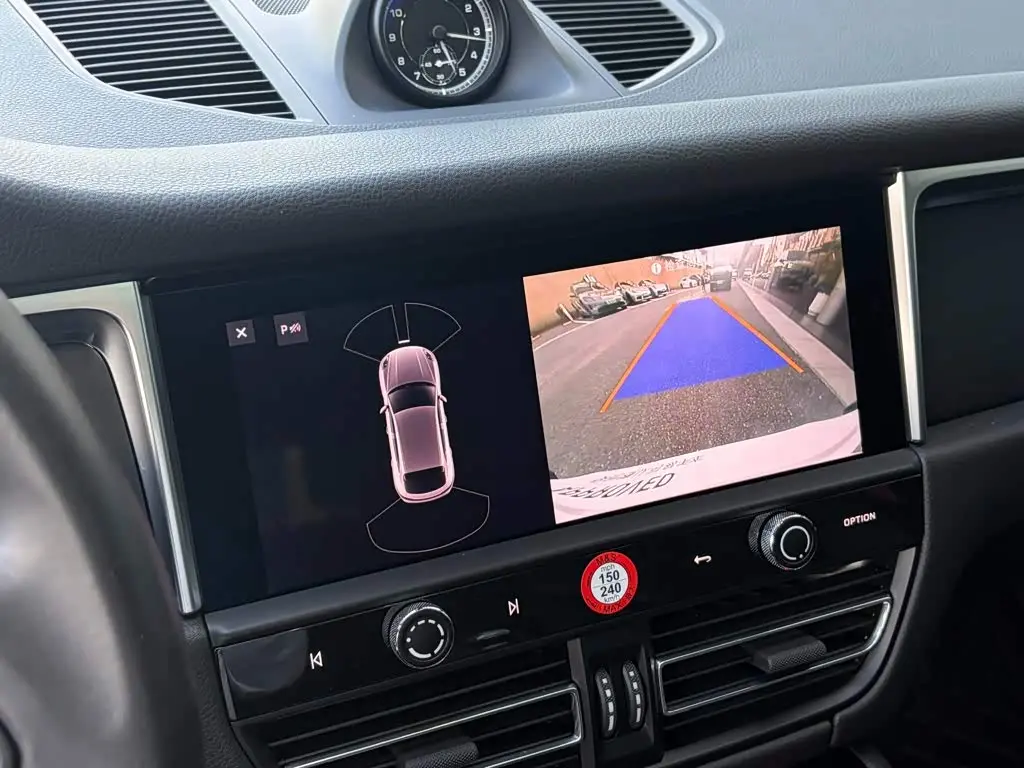 Porsche Macan 2024 — Photo 18/20