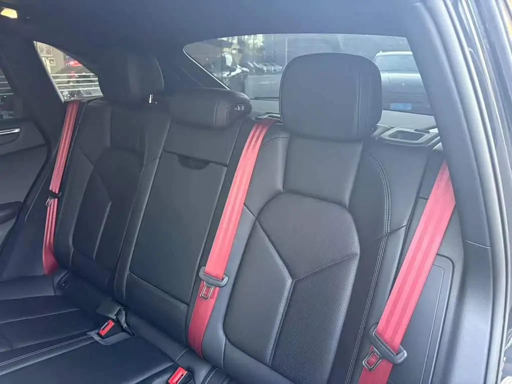 Porsche Macan 2024 — Photo 12/20